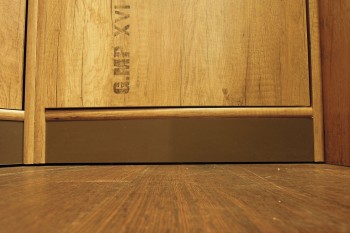 Шкаф для белья «Пилигрим» (Дуб Каньон светлый, Фон серый) в Оби - ob.mebel54.com | фото