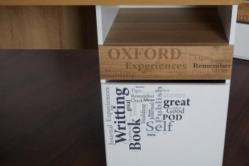 Стол с ящиками «Оксфорд» (Ривьера/Белый с рисунком) в Оби - ob.mebel54.com | фото